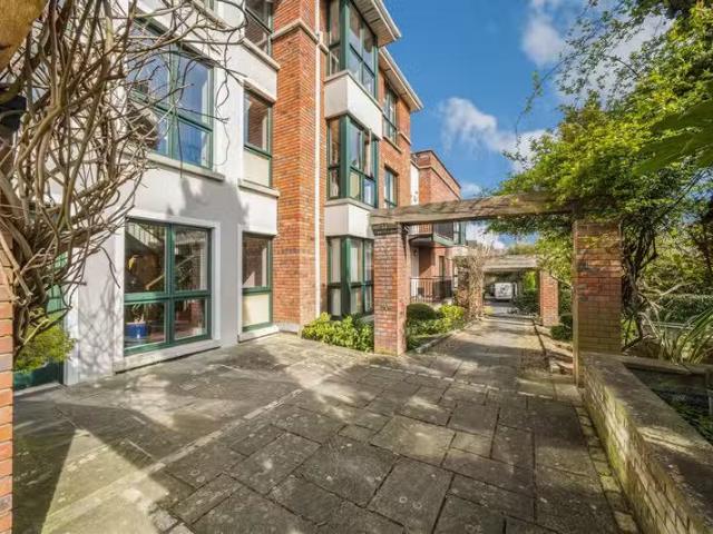 Apartment 4, GLENBRIAN HALL plus Large Office, Howth Road, C.