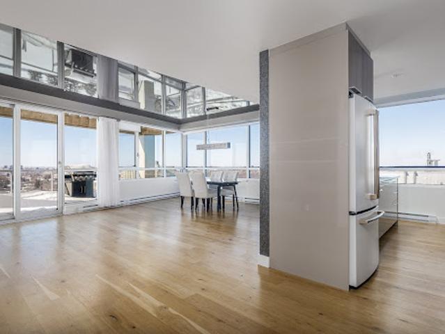 Apartment with terrace