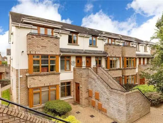 Apartment 54, Mountfield Park, Malahide, Co. Dublin is for rent