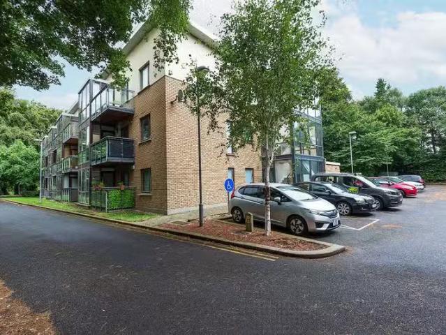 Apartment 5, Amberwood, Navan Road, Mulhuddart, Dublin 15, D1.