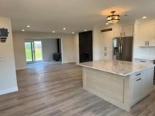Apartment 5 Bedroom For Rent Calgary AB 5800 ES104753943