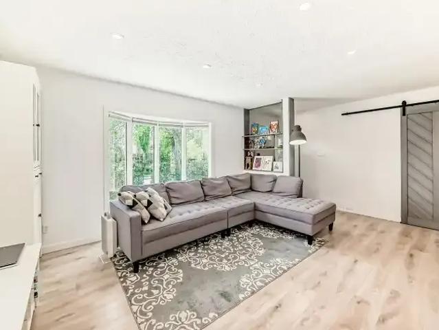 Apartment 5 Bedroom For Rent Calgary AB 800 ELS101948386