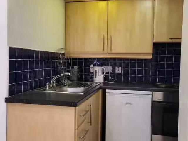Apartment 6, 102 Rathmines Road Lower, Rathmines, Dublin 6 is.