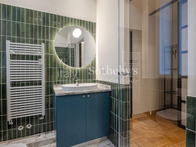 Charming Apartment Just Steps from the Quadrilatero della Moda