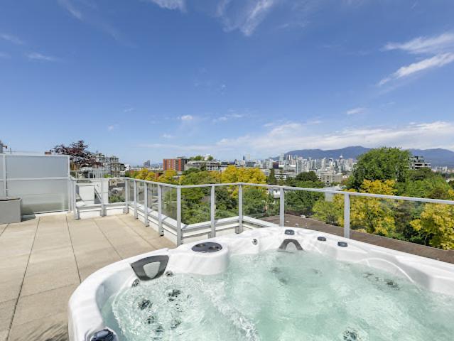 Apartment with terrace