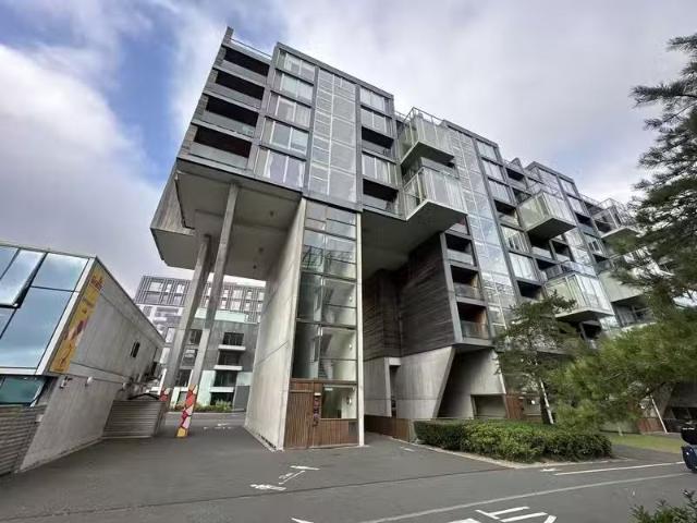 Apartment 8, The Bay, Merrion Road, Dublin 4, D04KX27 is for s.
