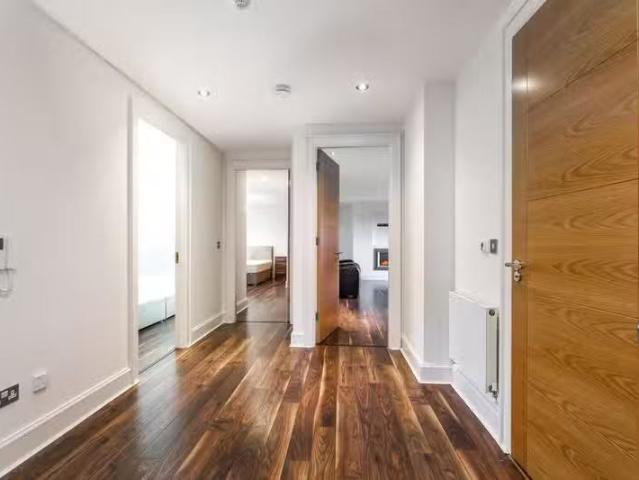 Apartment 8, Lansdowne Wood, Lansdowne Road, Ballsbridge, Dubl.