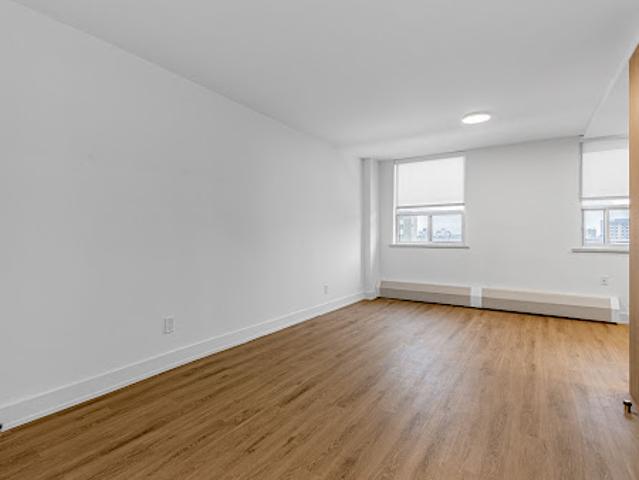Contemporary apartment