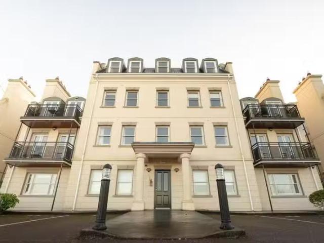 Apartment 9, Estuary Court, Rochestown, Co. Cork, T12HR25 is.