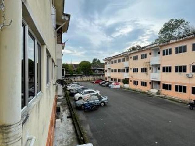 Apartment College Height Sikamat