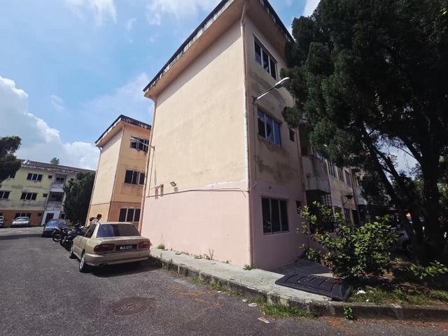 Apartment College Heights Sikamat Freehold Bumi Lot for Sale