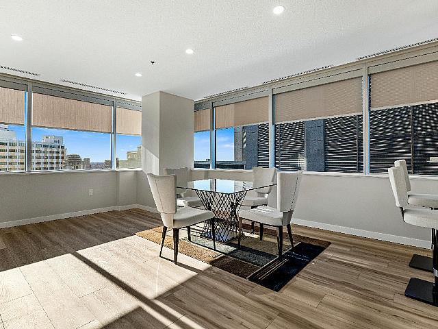 Apartment Condo For Sale 1005 1914 Hamilton Street