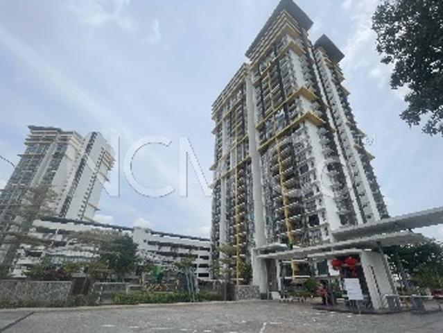 Apartment, Corner Lot