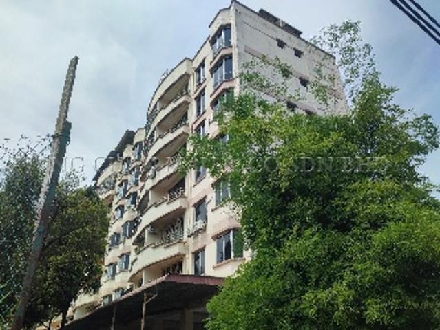Apartment, Corner Lot