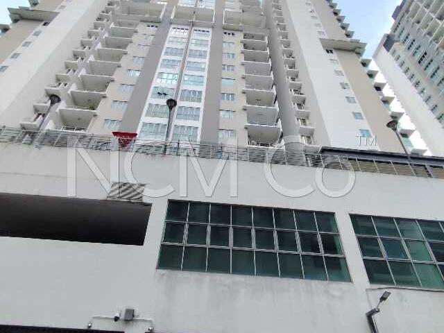 Apartment, Corner Lot