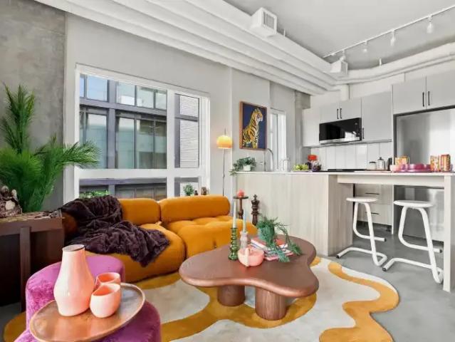 Apartment Calgary AB 104940864