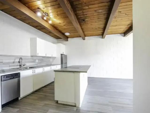 Apartment Calgary AB LS101338082