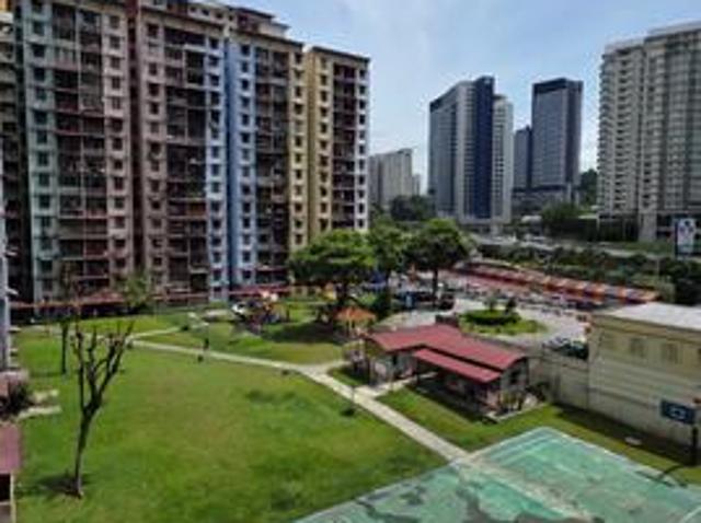 Apartment Abdullah Hukum For Rent