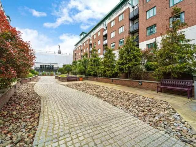 Apartment, Adelaide Square, Dublin 2 is for rent