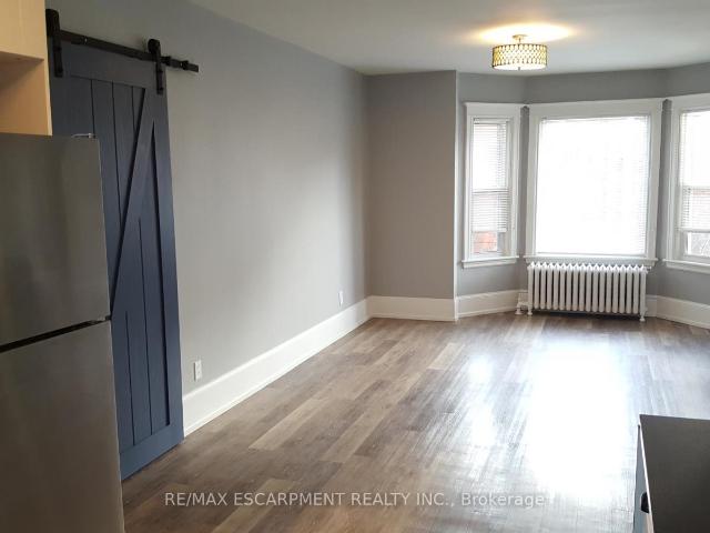 apartment at 3 – 47 SHERMAN AVENUE S