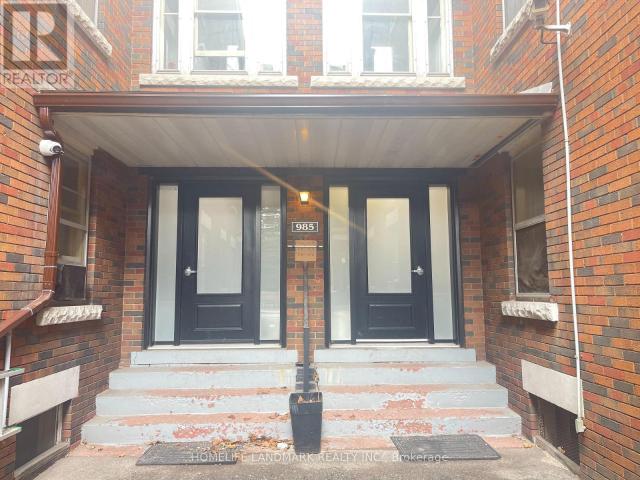 apartment at 3 – 985 MAIN STREET E