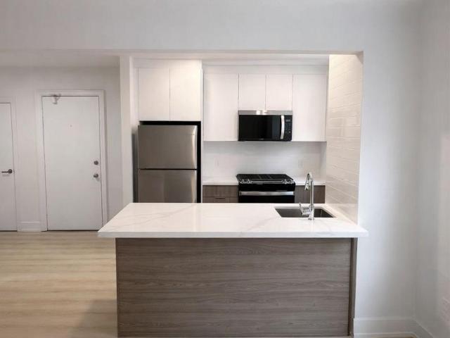 apartment at 3 1024 KING STREET E, Hamilton, Ontario, L8M1C8