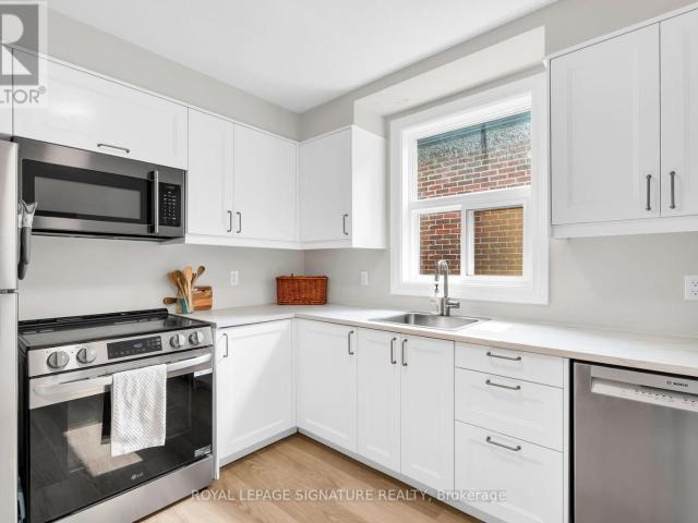 apartment at 3 – 117 HILLSDALE AVENUE E