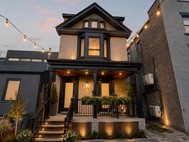 apartment at 3 137 CURZON STREET, Toronto, Ontario, M4M3B6