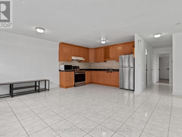 apartment at 3 2922 ISLINGTON AVENUE, Toronto, Ontario, M9L2K4