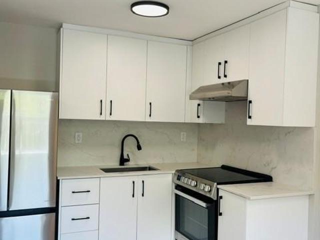 apartment at 3 2961 LAKESHORE BOULEVARD W, Toronto, Ontario, M8V1Y5