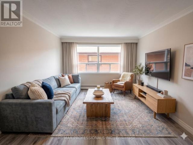 apartment at 3 – 32 HEMAN STREET