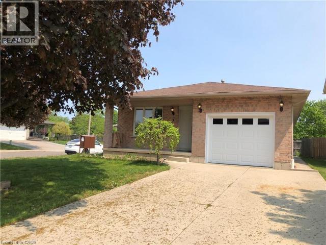 apartment at 3 LANCER Court Unit# Main, Hamilton, Ontario, L9B2B1