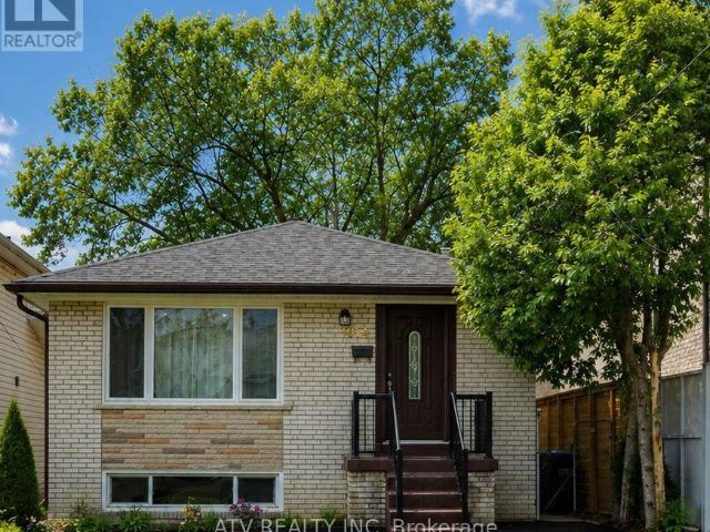 apartment at 1064 EASTMOUNT AVENUE E, Mississauga, Ontario, L5E1Z3