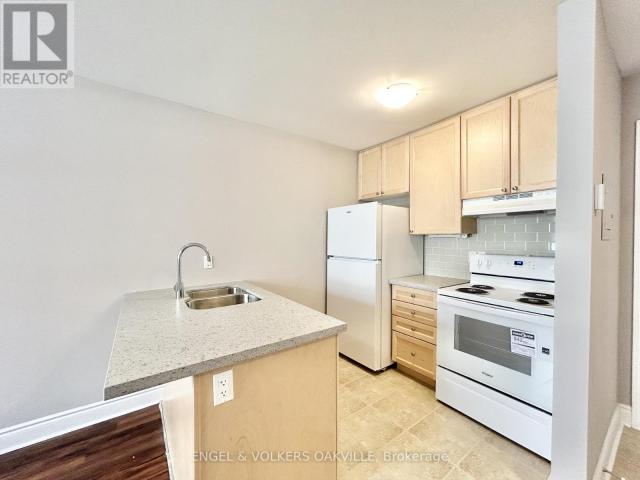 apartment at 106 9 THIRTY THIRD STREET, Toronto, Ontario, M8W3G7