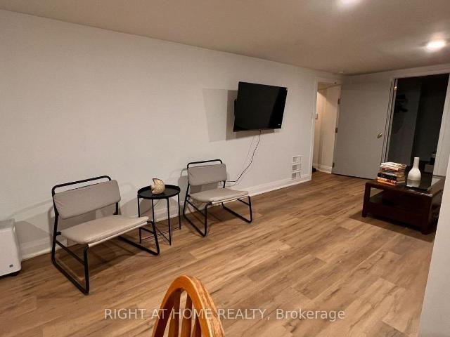 apartment at 107 CHERRYWOOD DRIVE, Newmarket, Ontario, L3Y2X6