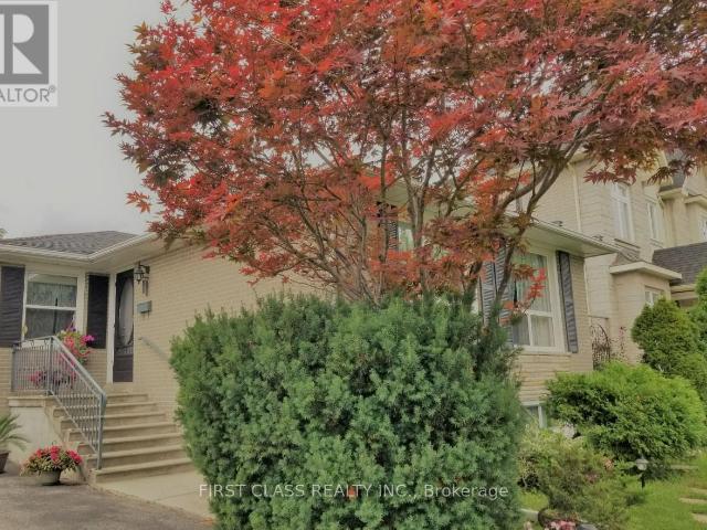 apartment at 109 GOULDING AVENUE