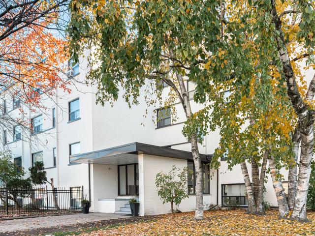 apartment at 1001 O'Connor Drive East York Toronto M4B 2T2