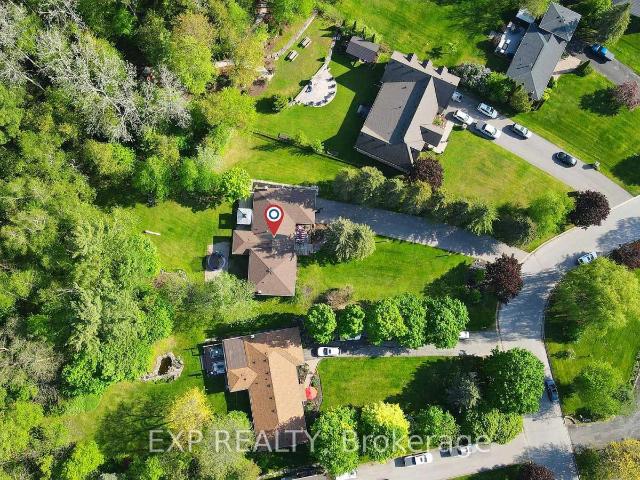 apartment at 10 ANCHOR COURT, East Gwillimbury, Ontario, L0G1H0