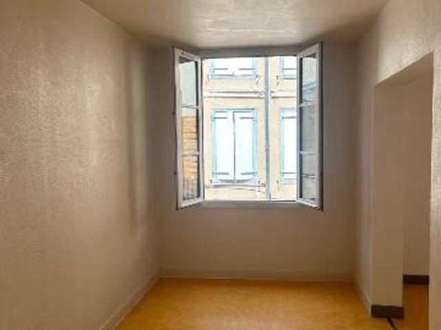 Apartment at 10 Bar sur Seine, BAR SUR SEINE, 10110, France