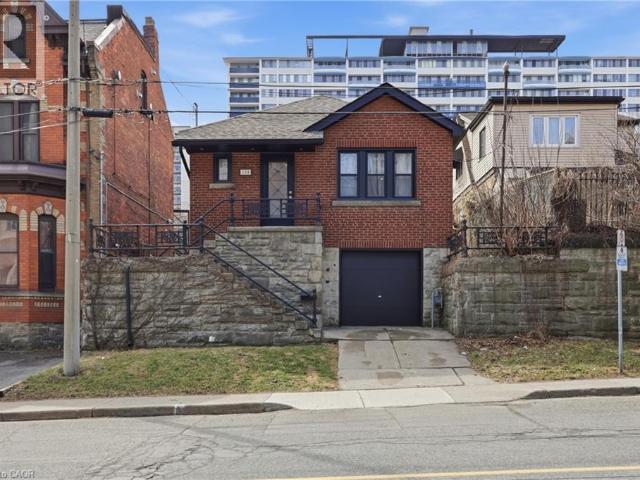 apartment at 129 JACKSON Street W