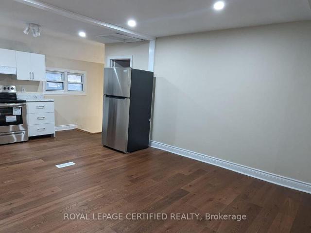 apartment at 1468 DUNDAS CRESCENT