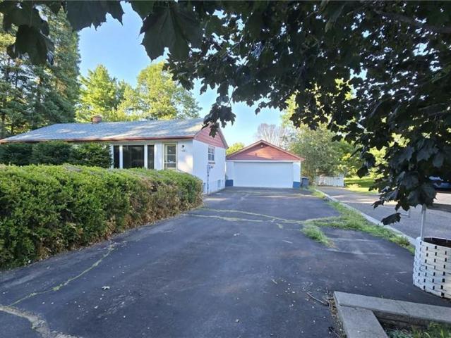 apartment at 143 CONFEDERATION Street, Halton Hills, Ontario, L7G3S3