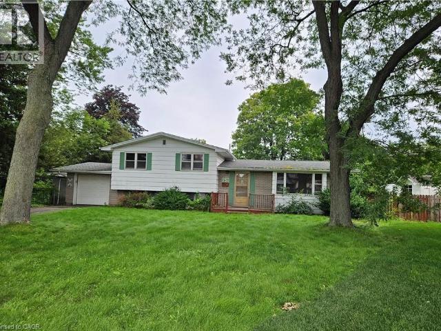 apartment at 151 SENECA Court, Ancaster, Ontario, L9G3C1