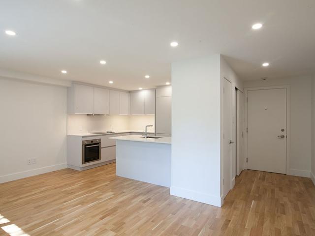 apartment at 1525 Avenue Victoria Saint Lambert Saint Lambert J4R 1R6