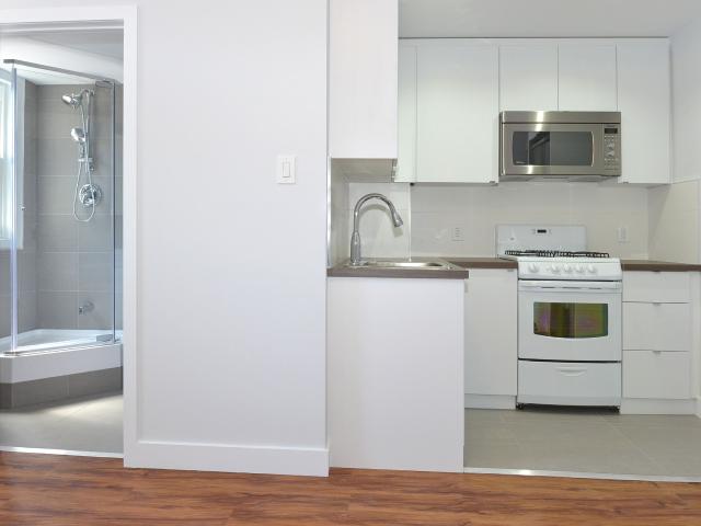 apartment at 160 Huron Street Downtown West Toronto M5T 2B5