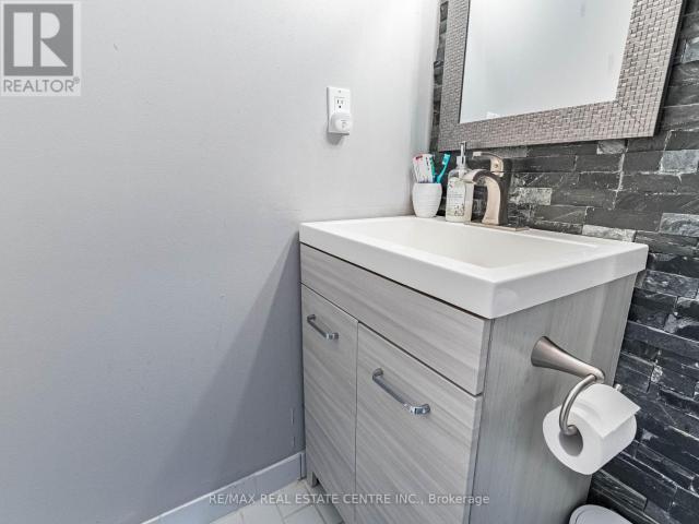 apartment at 1616 250 WEBB DRIVE, Mississauga, Ontario, L5B3Z4