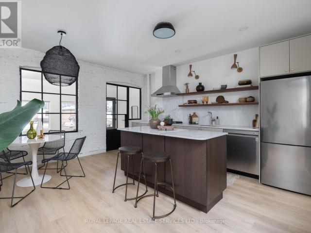 apartment at 1752A ST. CLAIR AVENUE W
