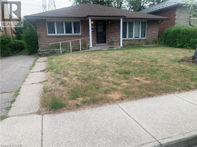 apartment at 17 WEST PARK Avenue Unit# Rooms A,D & E, Hamilton, Ontario, L3S3M4