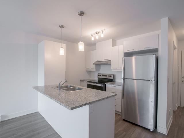 apartment at 1800 Victoria 1800 Victoria Greenfield Park Saint Lambert J4V 1M3