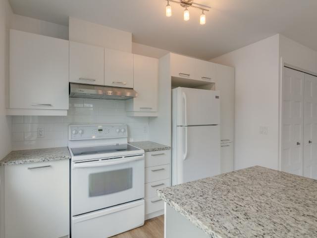 apartment at 1800 Victoria Greenfield Park Saint Lambert J4V 1M3